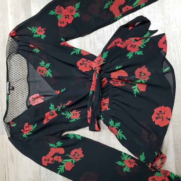 🌹Red Roses Black Blouse🌹 - Picture 2 of 5